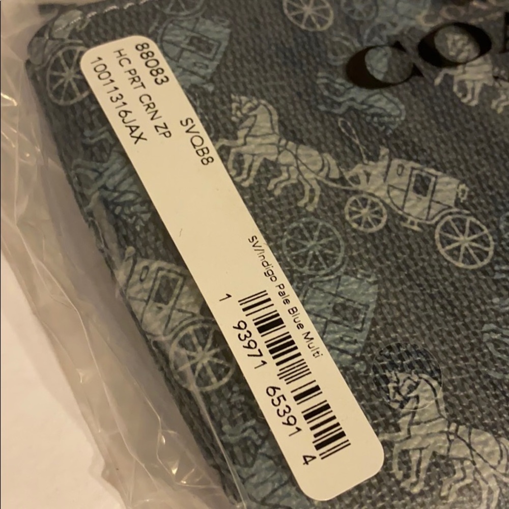 COACH LARGE WRISTLET NEW IN PACKAGING - Picture 16 of 16